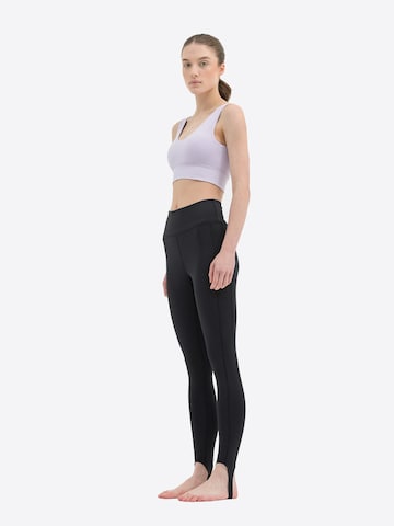 4F Slimfit Sportovní kalhoty – černá