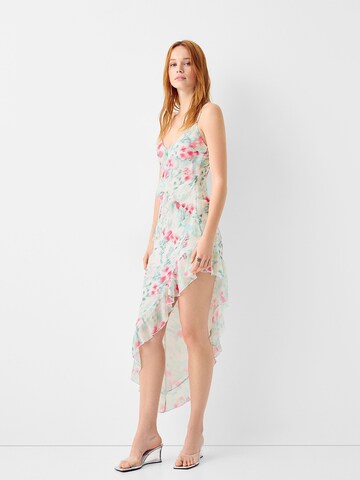 Bershka Summer Dress in White: front