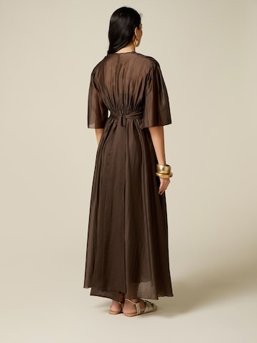 Robe oltre en marron