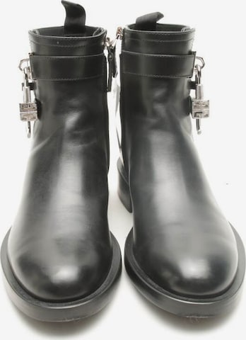 Givenchy Dress Boots in 37 in Black