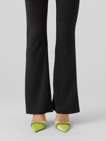 VERO MODA Flared Broek in Zwart