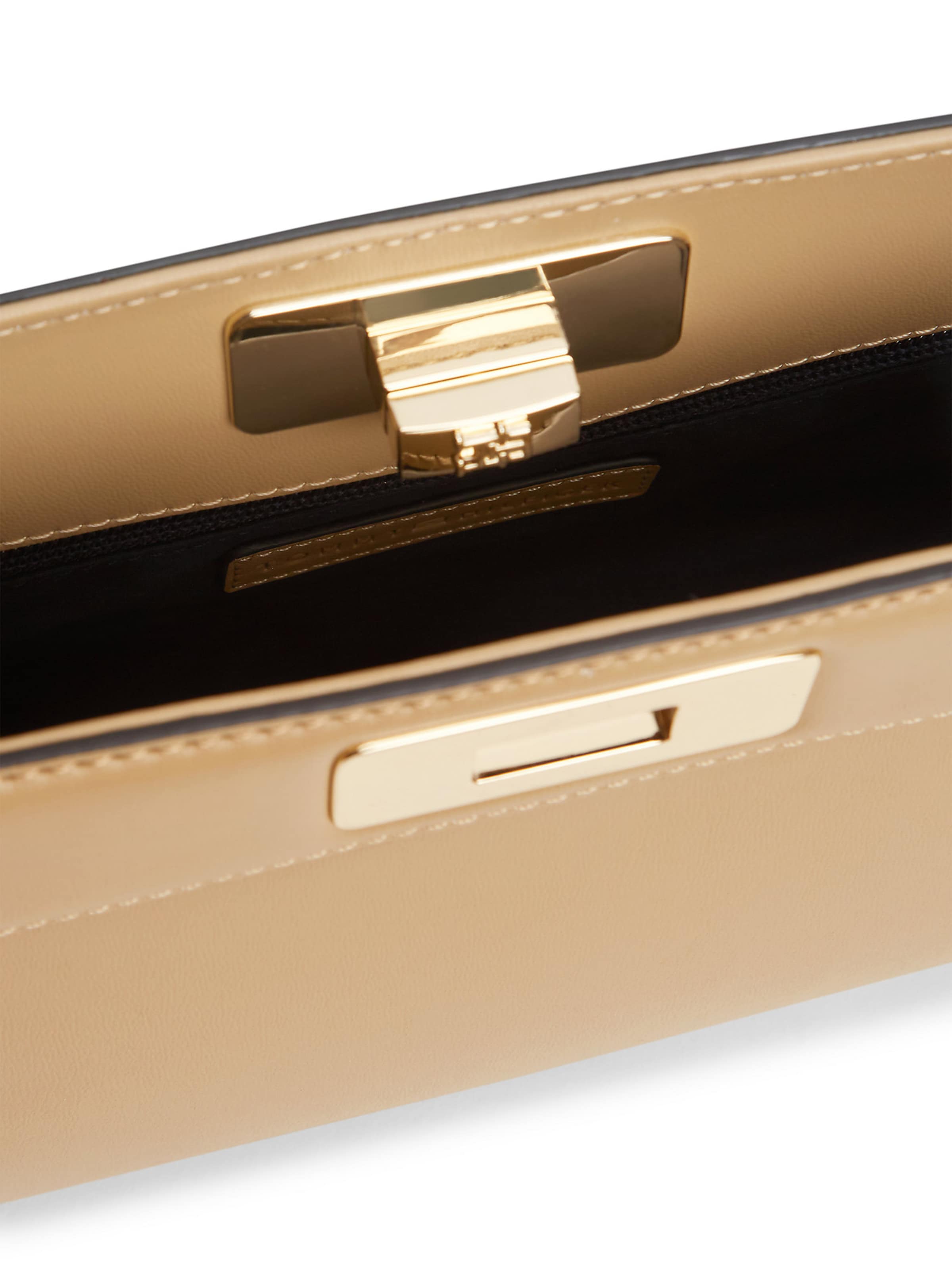 TOMMY HILFIGER Clutch in Groen