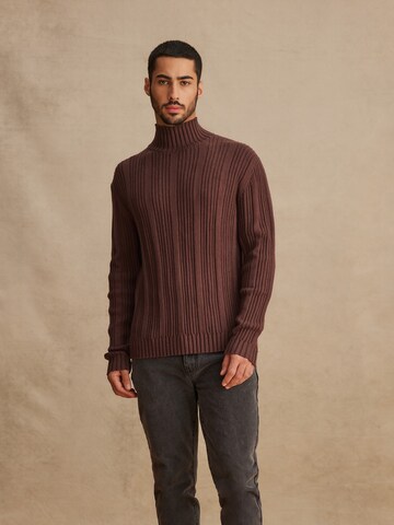 DAN FOX APPAREL Pullover 'Devran' in Braun