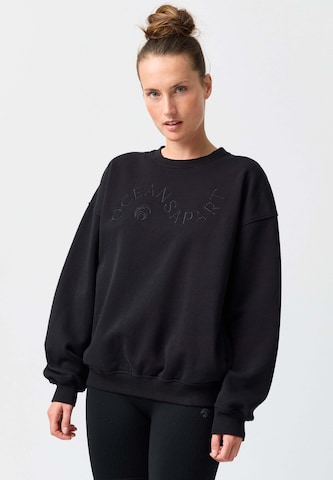 OCEANSAPART Sweatshirt 'Maya' in Black: front