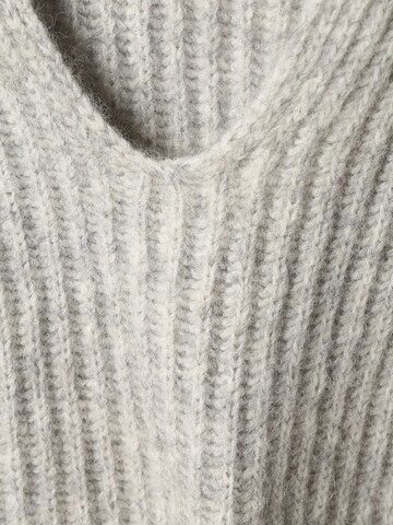 DRYKORN Sweater 'Lynette' in Grey