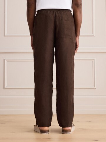 Next Loosefit Hose in Braun