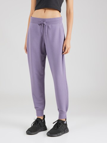 Effilé Pantalon de sport SKECHERS en gris : devant