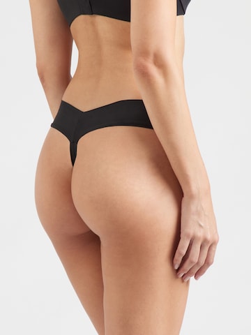 TRIUMPH String bugyik - fekete