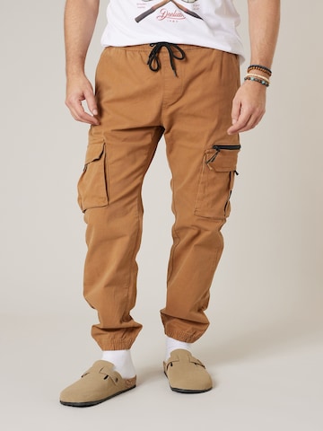 Effilé Pantalon cargo 'Monroe' Deeluxe en beige : devant
