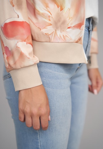 Cloud5ive Between-Season Jacket in Beige