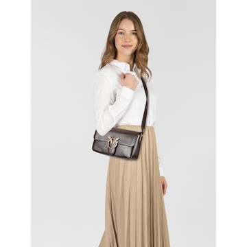 PINKO Schultertasche in Braun: Vorderseite