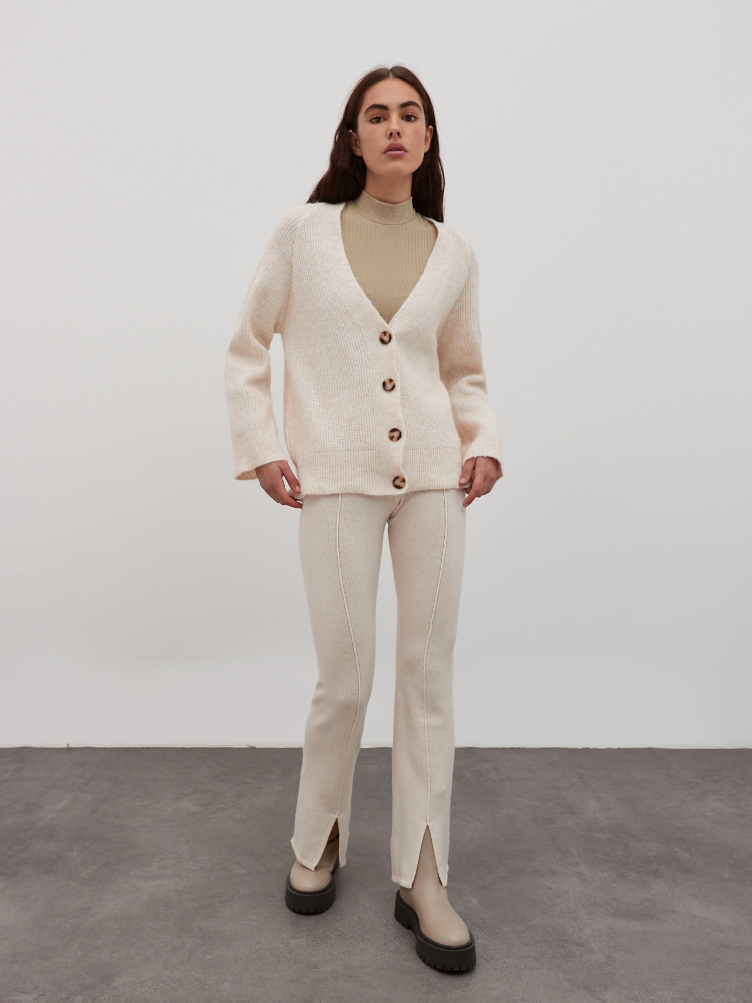 Frauen Pullover & Strick EDITED Strickjacke 'Tala' in Beige - ZI38363 Frauen Pullover & Strick EDITED Strickjacke 'Tala' in Beige - ZI38363