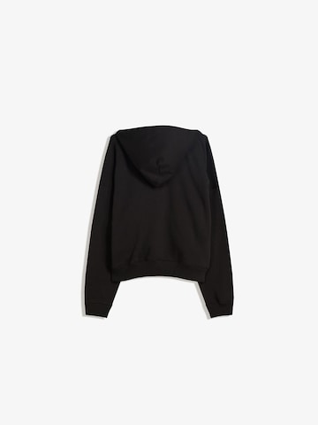 Bershka Jopa na zadrgo | črna barva