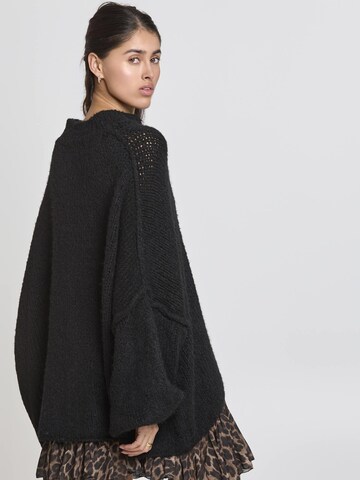 Lilavie Strickjacke ' Lolaa Oversize One Size ' in Schwarz