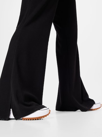 Nasty Gal Plus Bootcut Broek in Zwart