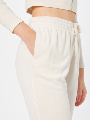 Bootcut Pantalon 'Roxanna' WEEKDAY en blanc