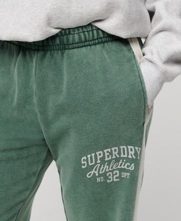 Effilé Pantalon Superdry en vert