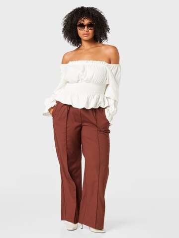 Nasty Gal Plus Blus i vit