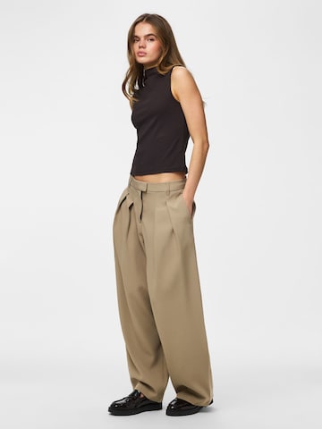 PIECES - Camiseta 'PCally' en marrón