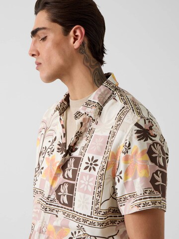 GUESS Regular fit Button Up Shirt in Beige