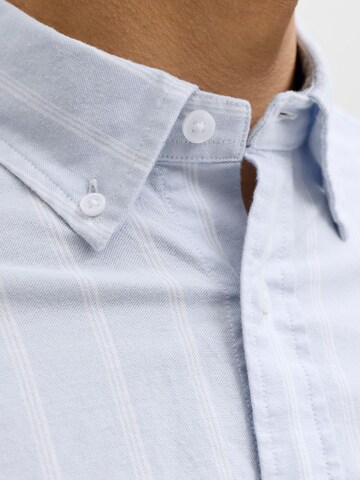 Regular fit Camicia di JACK & JONES in blu