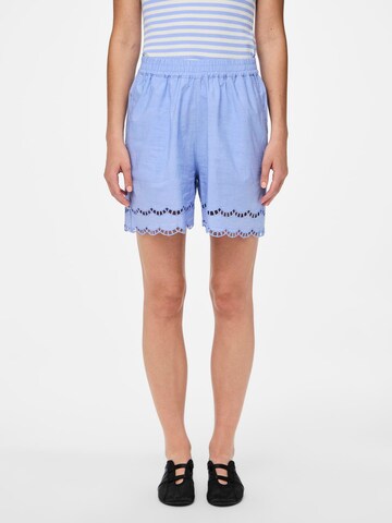 PIECES Loosefit Shorts 'PCSARA' in Blau: predná strana