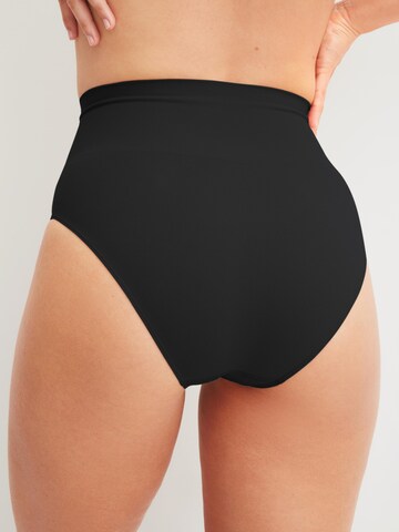 Slip modellante 'Seamless Shape' di CALIDA in nero