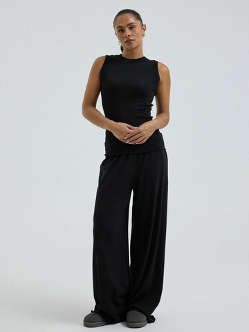 Seamless Basic Top ' Wooly ' – černá