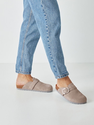 Tamaris Mule in Grey