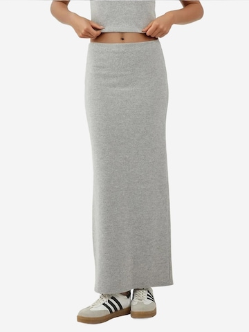 Hiccup Skirt in Grey: front