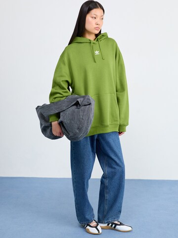 ADIDAS ORIGINALS Суичър 'Essentials' в зелено