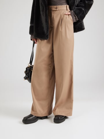 Wide leg Pantaloni cutați de la FRNCH PARIS pe bej: față