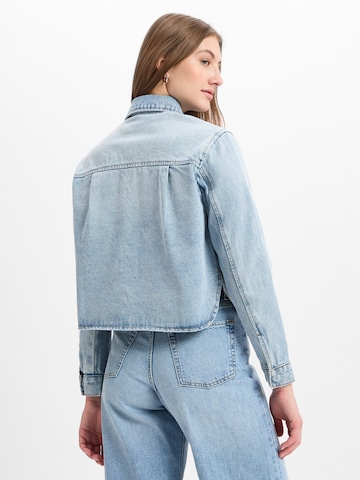 Marie Lund Between-season jacket in Blue