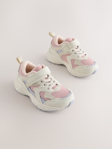 Baskets Next en blanc