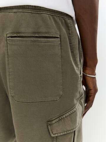 Pull&Bear Loosefit Cargobroek in Groen