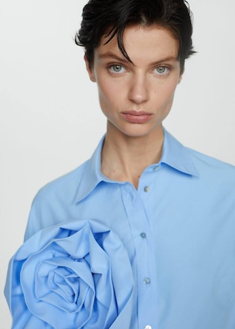 MANGO Блуза 'Orchid' в синьо