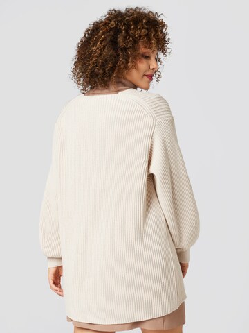 A LOT LESS Pullover 'Emmy' in Beige