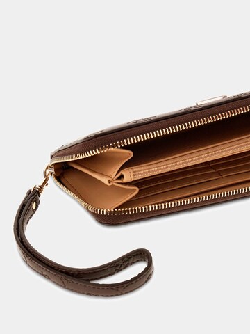 GUESS Wallet 'Diana' in Brown