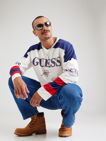 GUESS JEANS Tričko 'HOCKEY' – bílá
