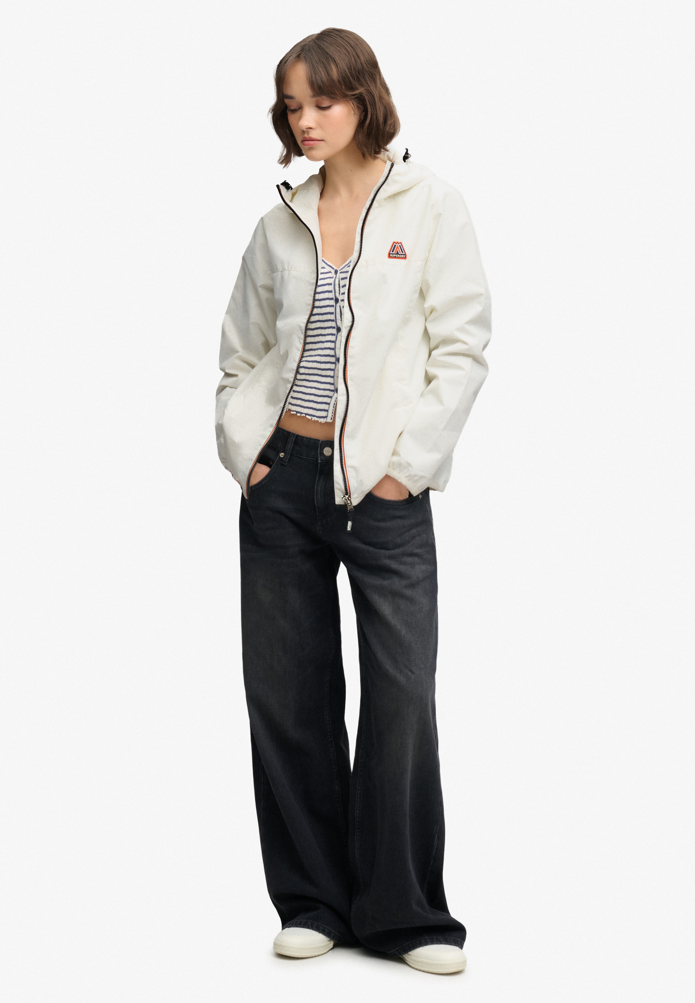 Superdry & Co Átmeneti dzseki 'ESSENTIAL' - fehér