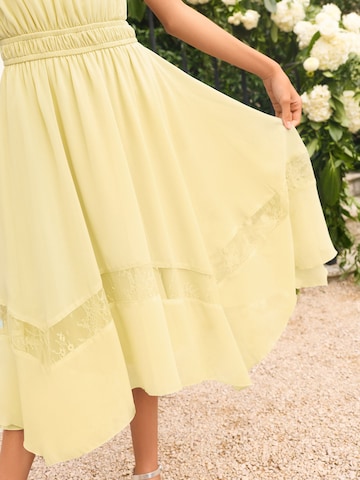 Robe Lipsy en jaune