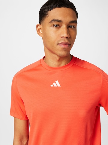 ADIDAS PERFORMANCE - Camisa funcionais 'Workout' em vermelho