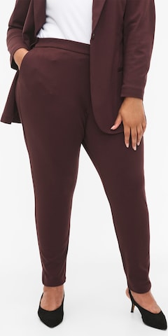 Zizzi Slimfit Spodnie 'JMADDIE' w kolorze brązowy