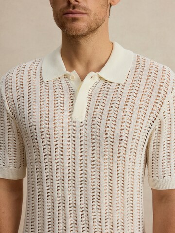 DAN FOX APPAREL Тениска 'Jean' в бяло