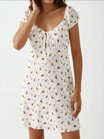 Hiccup - Vestido de verão em branco