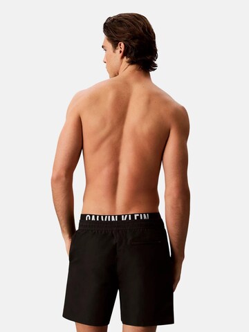 Șorturi de baie 'Intense Power' de la Calvin Klein pe negru