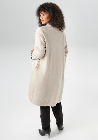 Aniston Strickjacke in Beige
