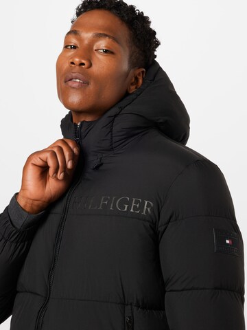 TOMMY HILFIGER Jacke in Schwarz