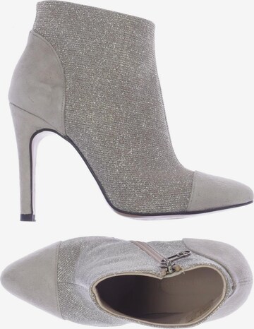 Guido Maria Kretschmer Jewellery Dress Boots in 35 in Silver: front