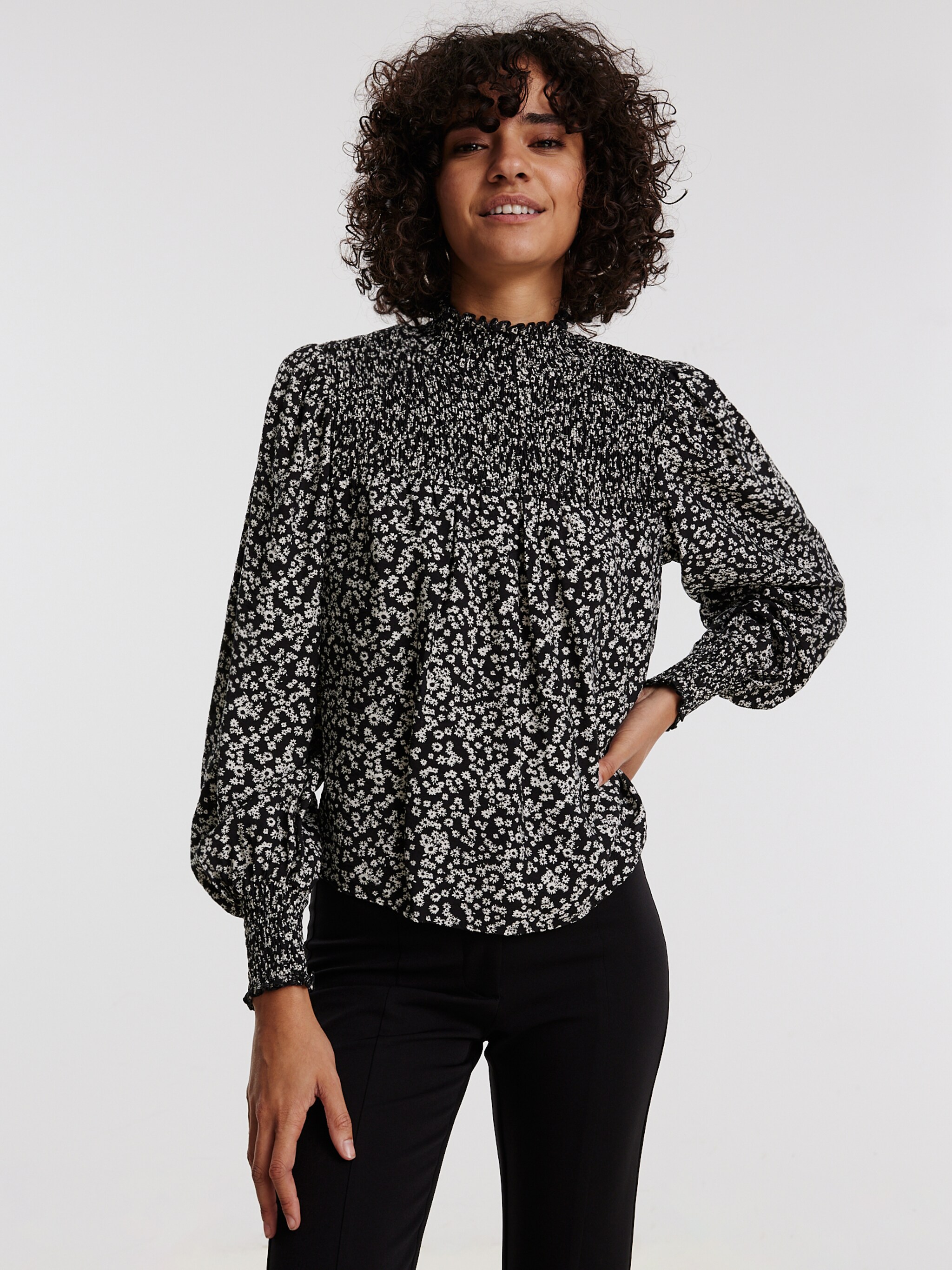 EDITED Produkter Bluse 'Gabriel' sort